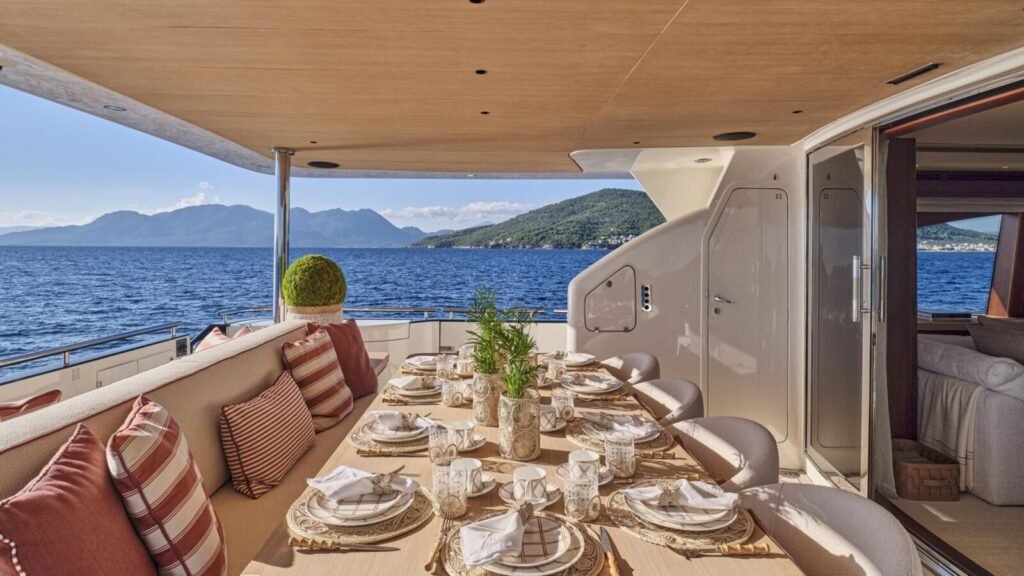 MALEN formal dining area