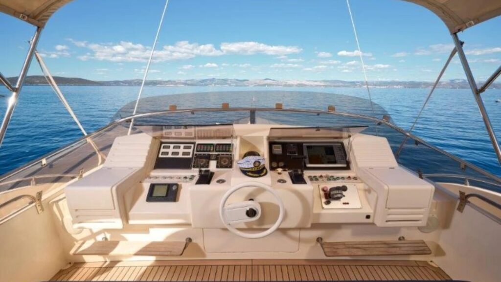 MARSHALL flybridge helm