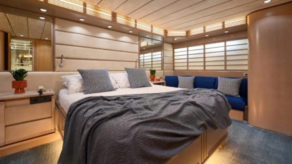 MARSHALL master suite