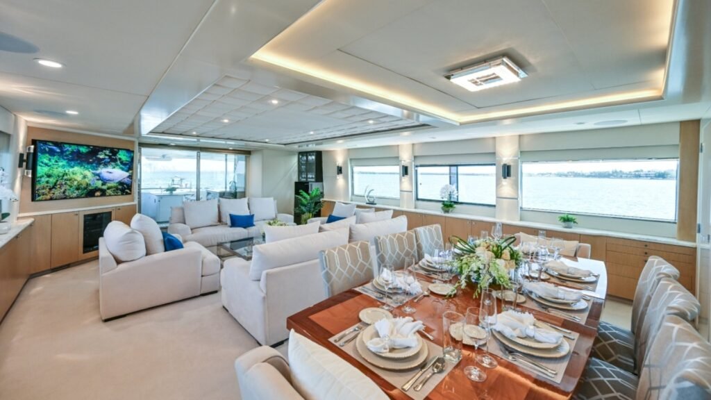 MARY KATHLENE salon dining