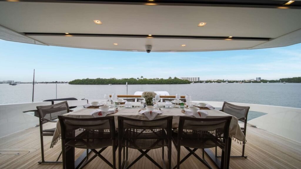 MAVE aft cockpit dining