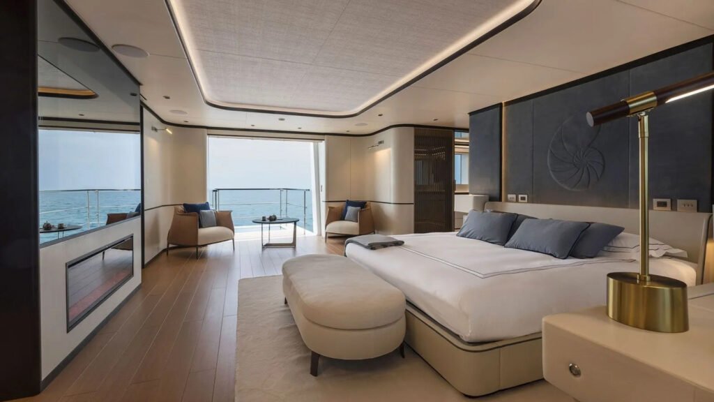 MAVERICK - master stateroom