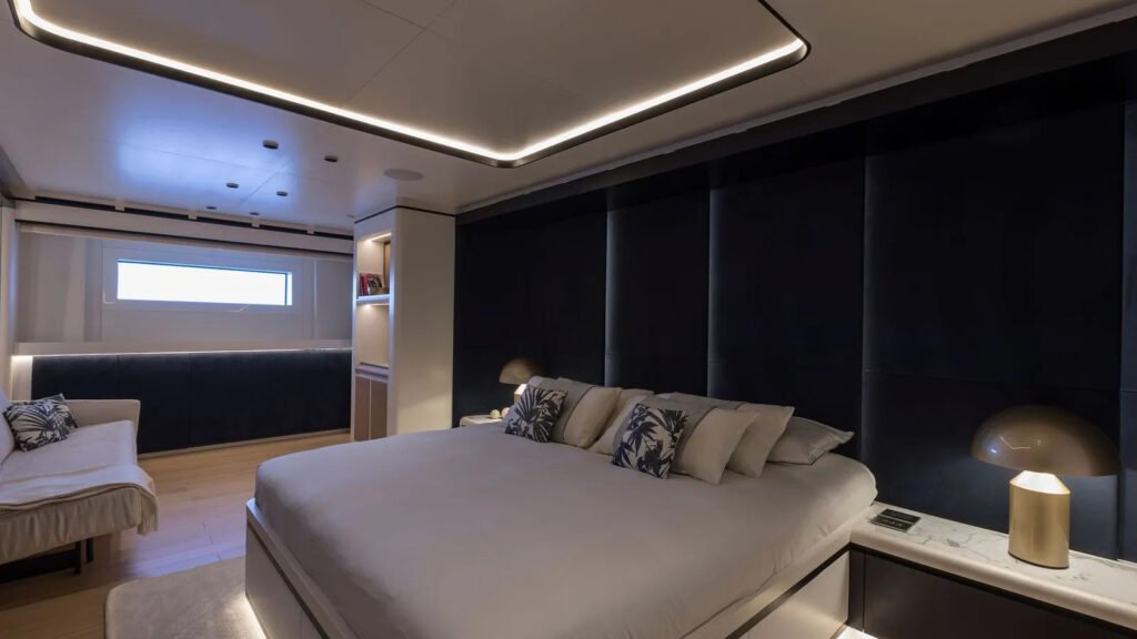 MAVERICK - guest double cabin