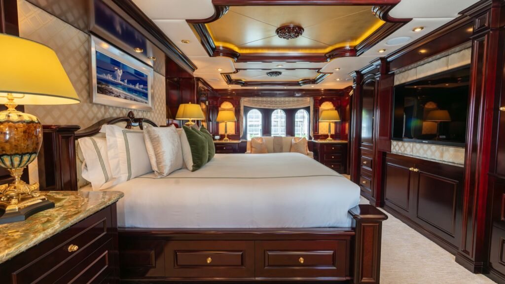 Miss Christine Trinity Yachts yacht for charter