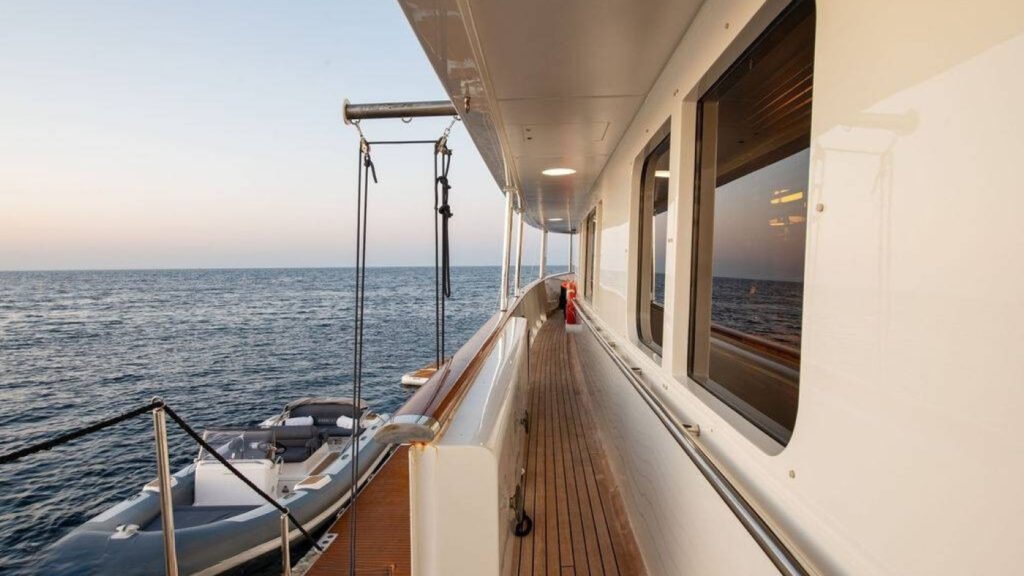 Sheergold Amels Side Deck