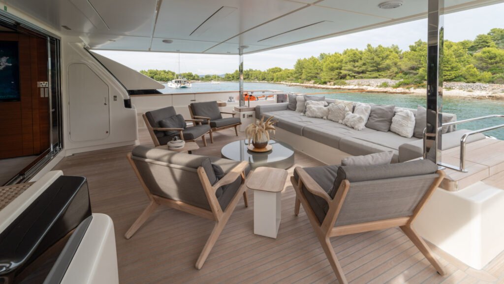 SK Custom Line Main Deck Aft