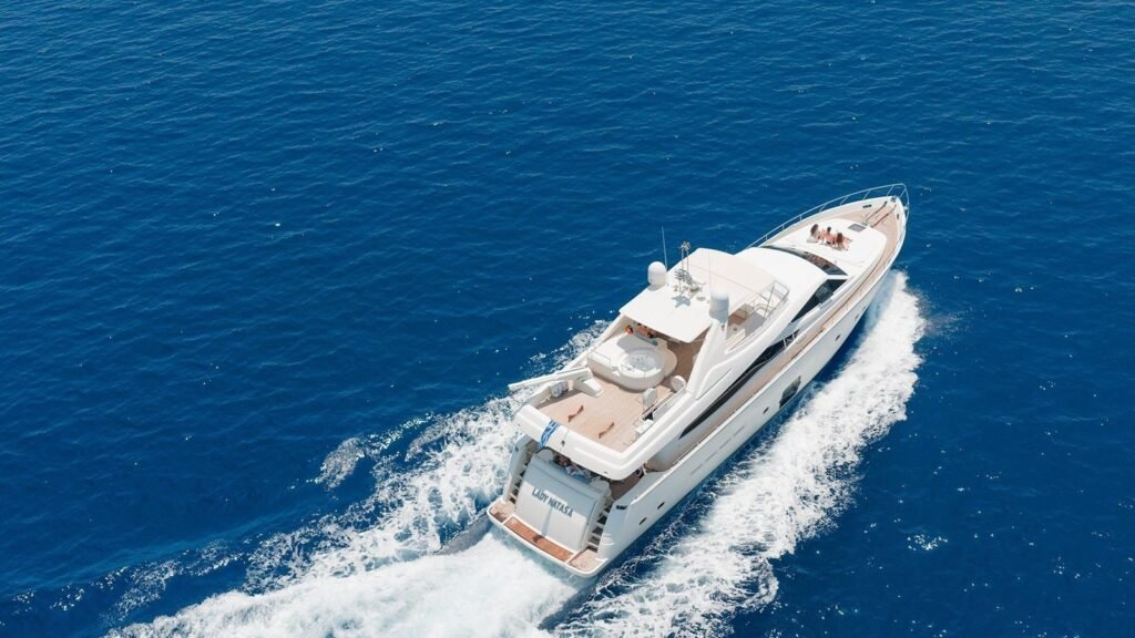 NATASSA Ferretti motor yacht running