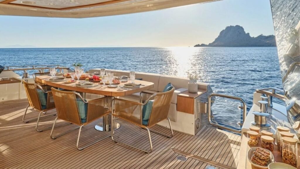 NAYLA exterior dining