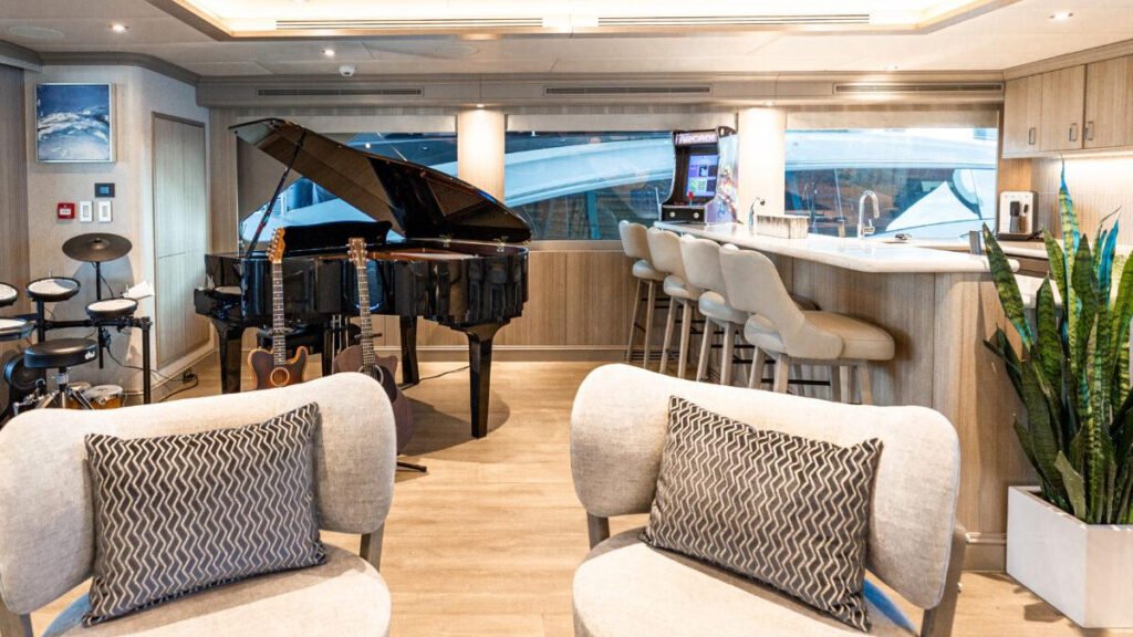 NO BAD IDEAS sky lounge with piano and bar