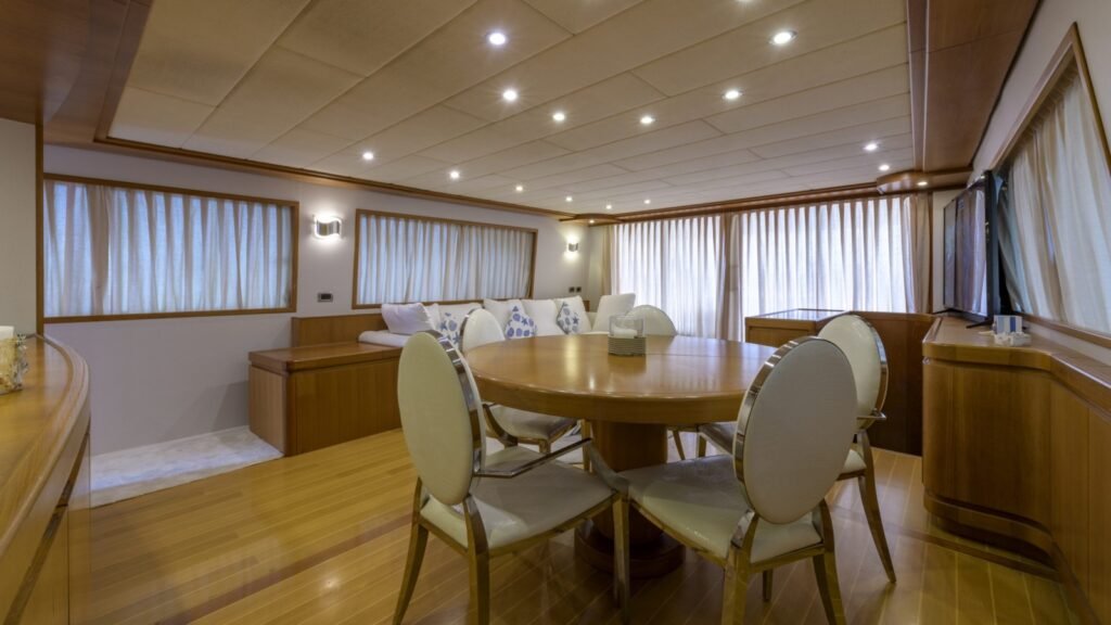 NEWFIELD main salon dining