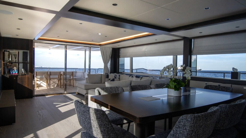 Main Saloon - NIGORA