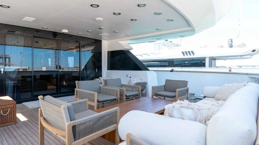 NINO main deck aft lounge