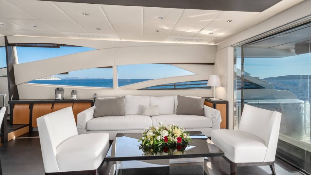 ONE main salon lounge