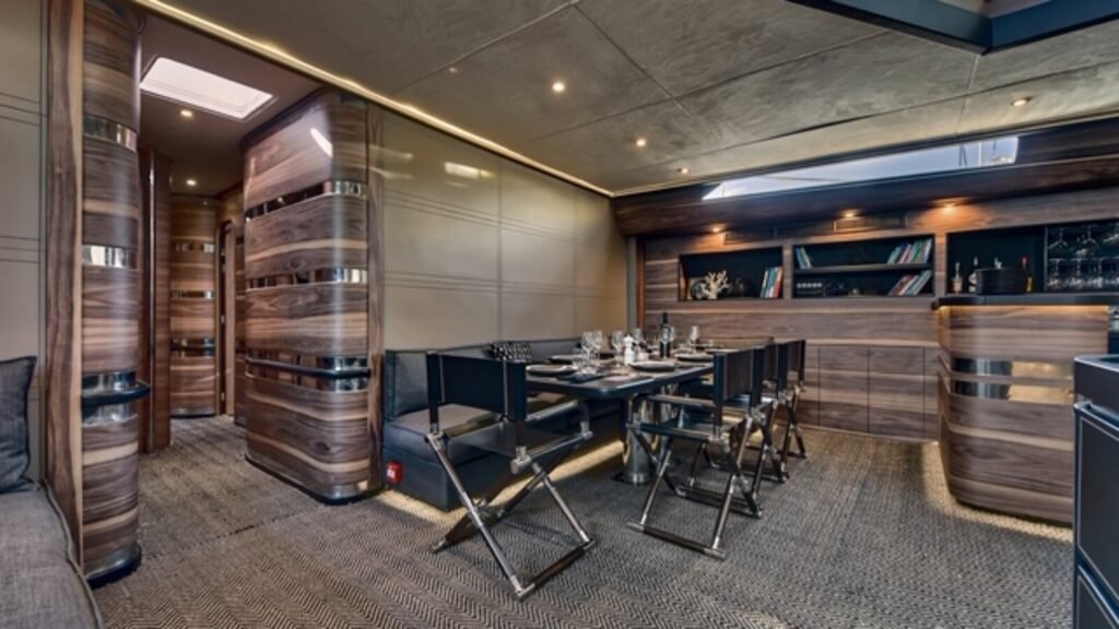 OCEAN PURE 2 Dining Area