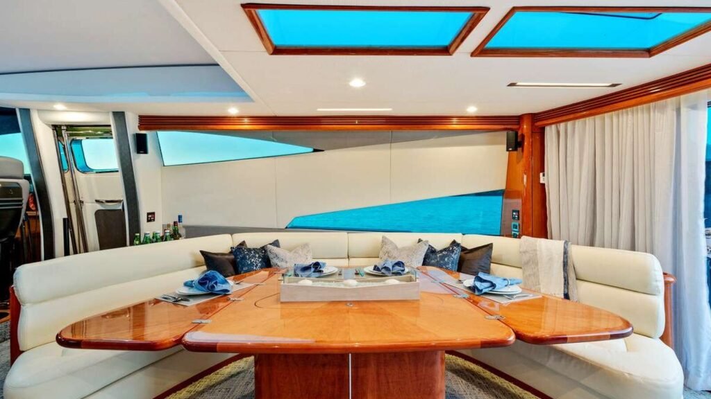 PRIVEE Dining Area