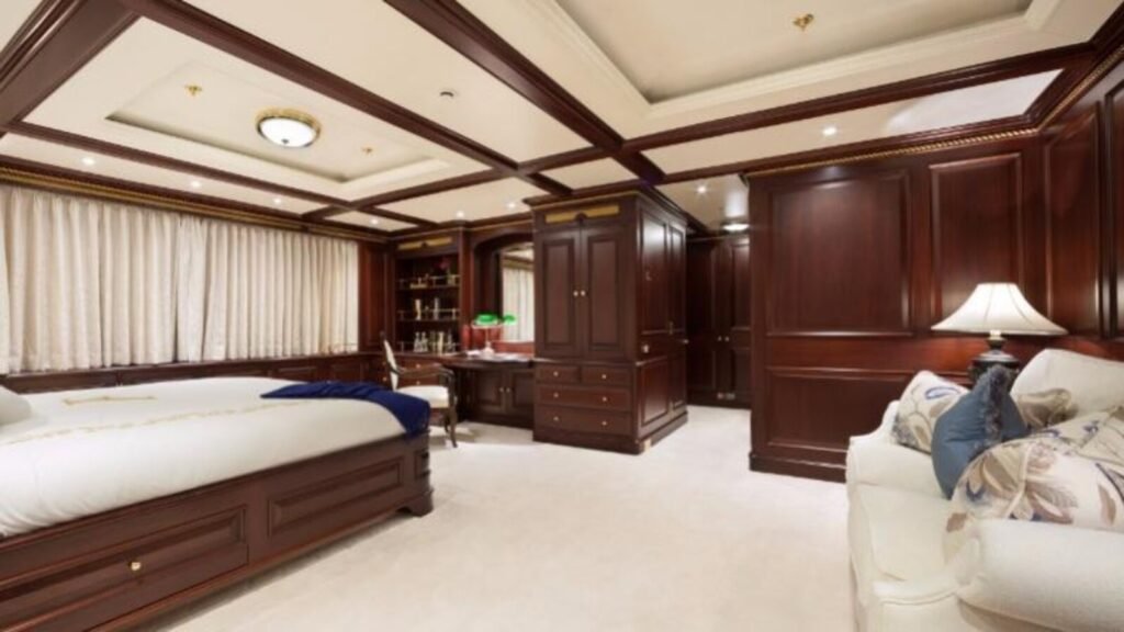 FREEDOM Guest Cabin