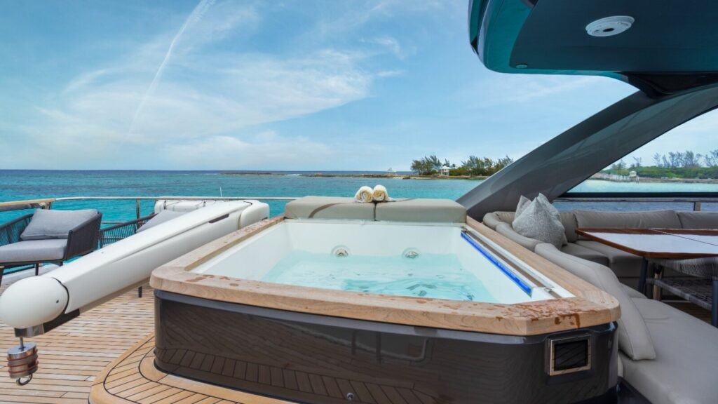 KAOS Sun Deck Jacuzzi