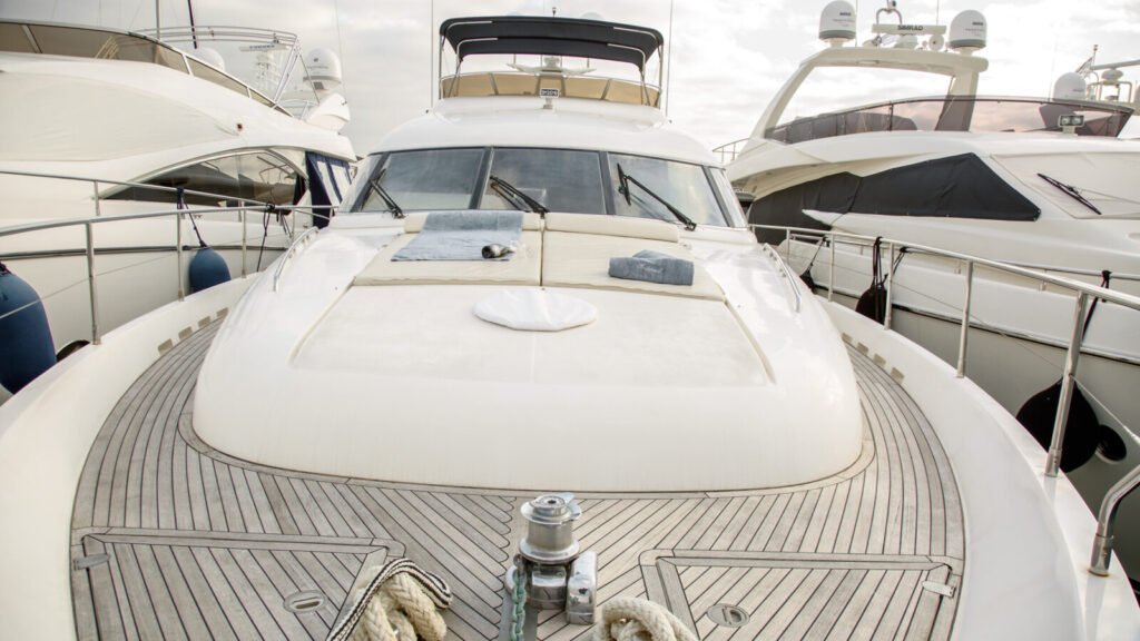 GODSPEED Foredeck