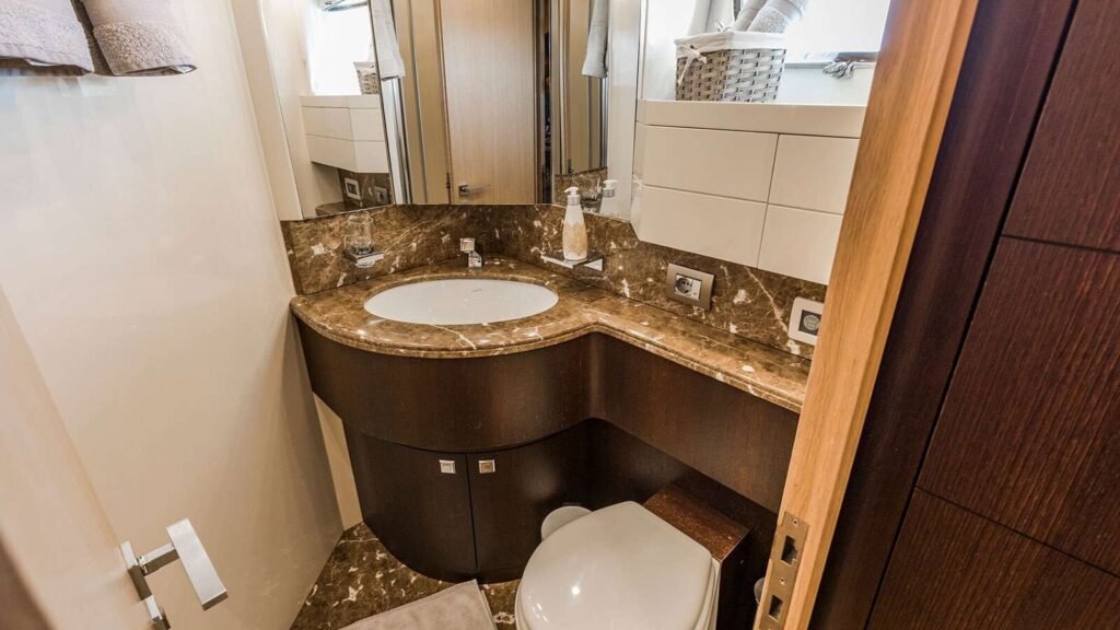 HOPE I Ensuite Bathroom