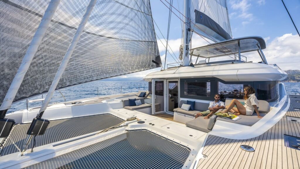 LADY M Foredeck Lounge