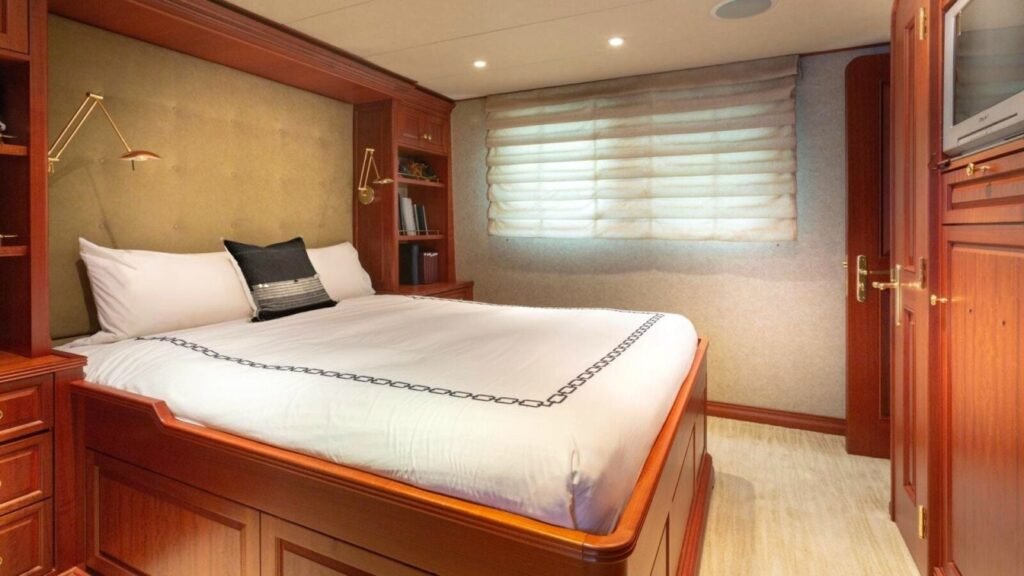 IMPETUOUS Double Cabin