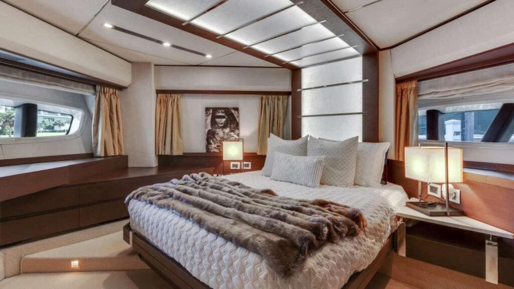 SCARLET Double Cabin