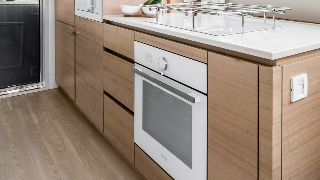 ANNETTE2 Galley
