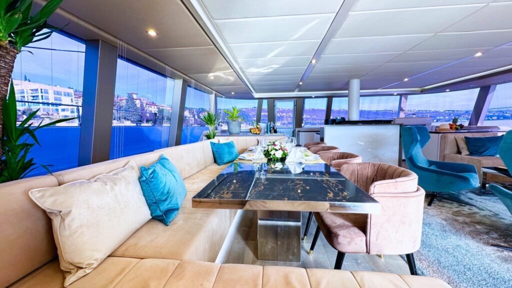 NALA ONE Salon Dining