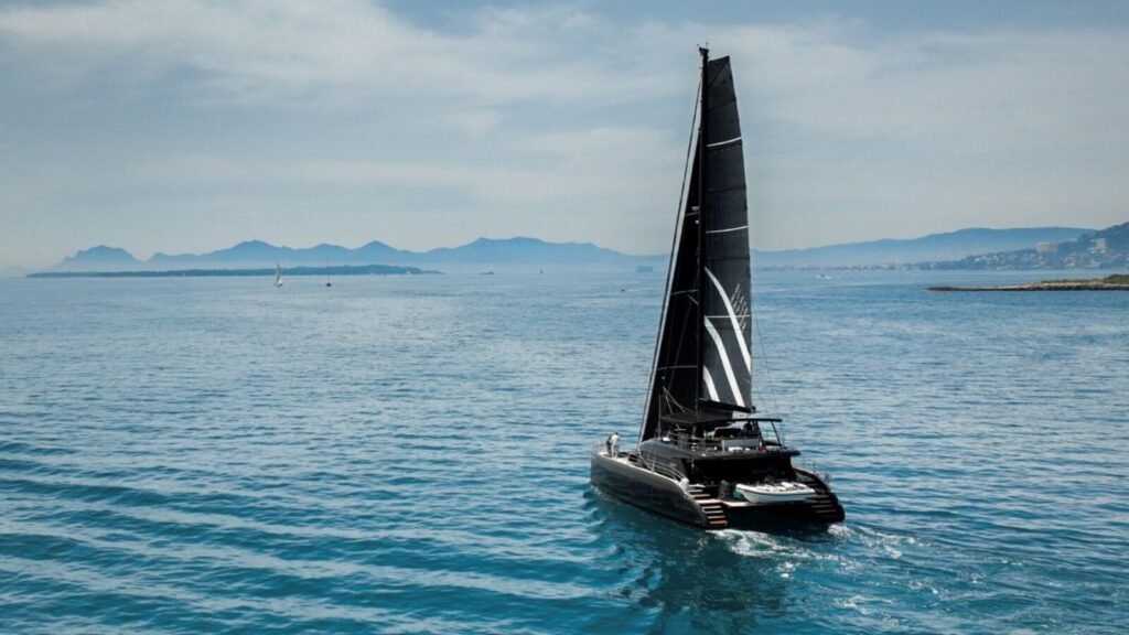 BLACK RAPTOR Under Sail