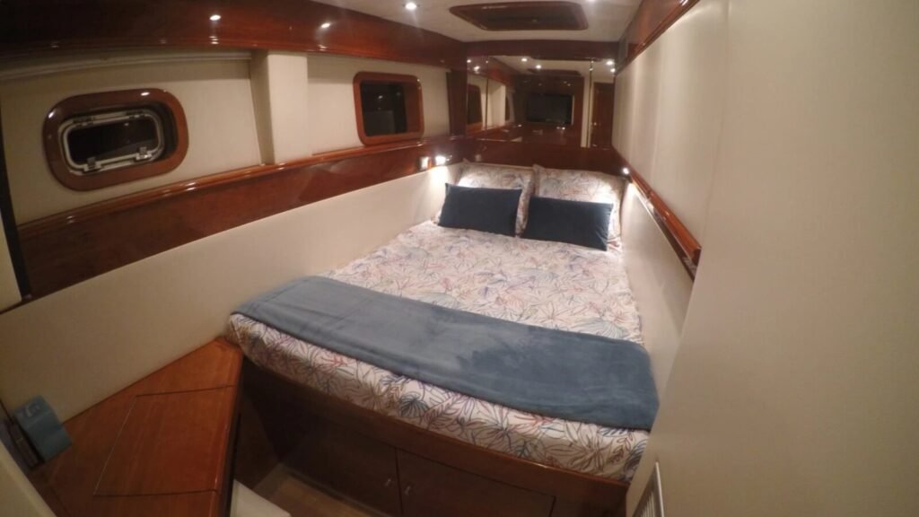 SUNNYACHT Guest Cabin