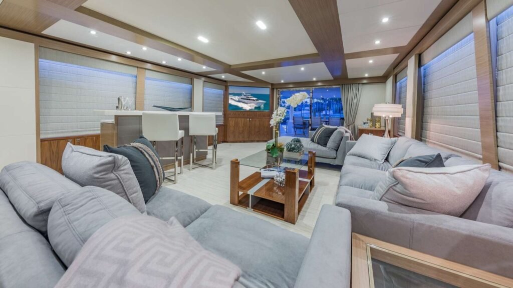 MB III Main Salon