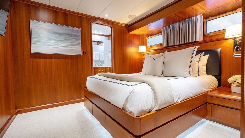 SILVER SEAS Guest Suite