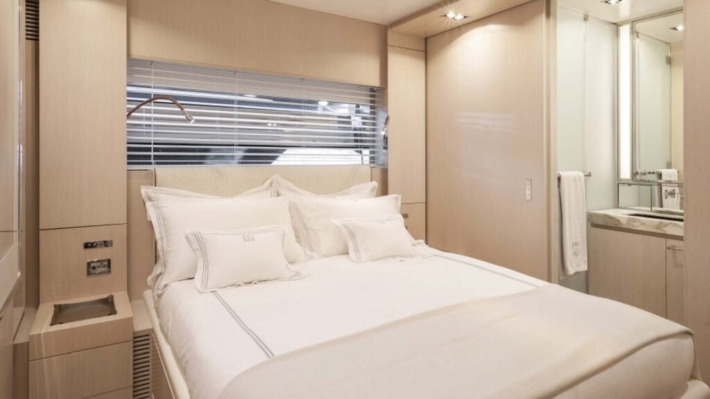 ATHENA I Double Cabin