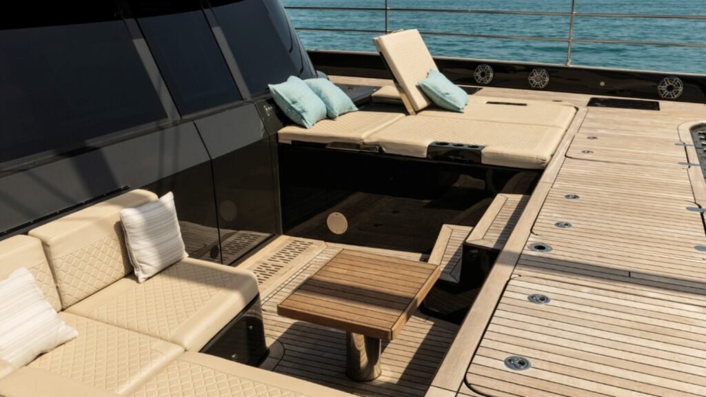 BLACK RAPTOR Sun Deck