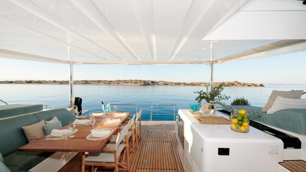 HAPPY Aft Deck Dining