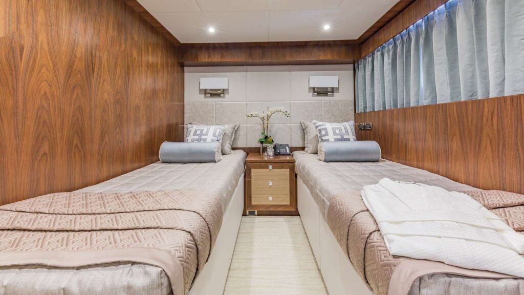 MB III Twin Cabin