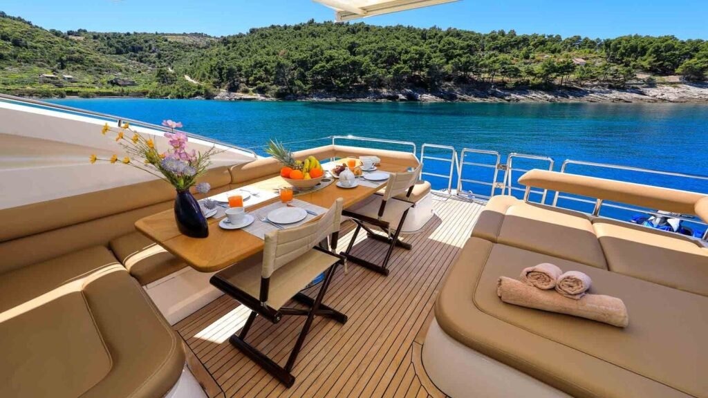 SPICE OF LIFE II Aft Deck