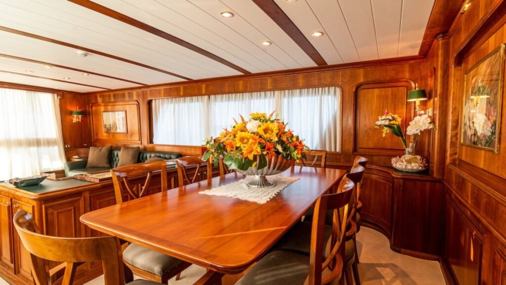 A&A Formal Dining