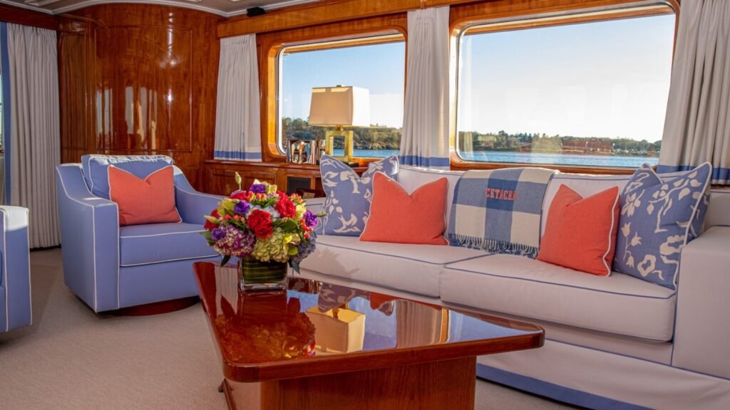 CETACEA Saloon Seating Area