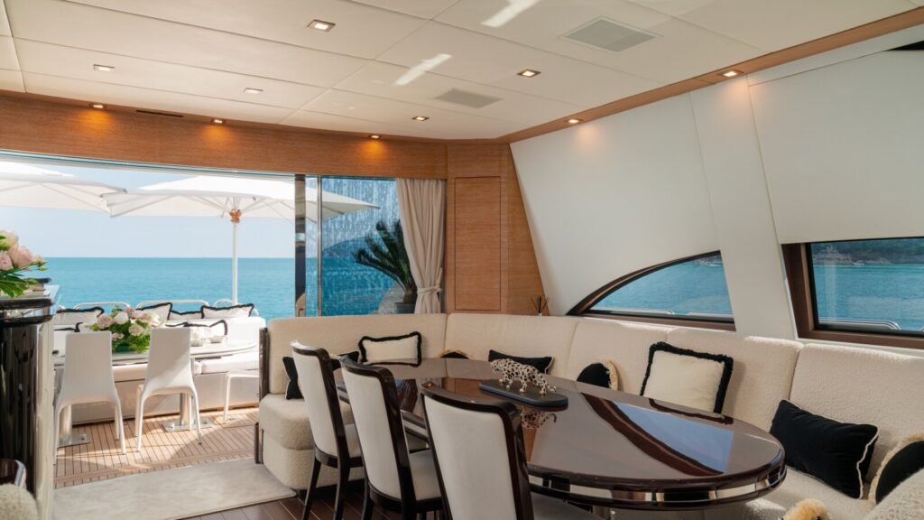 MANU V Formal Dining