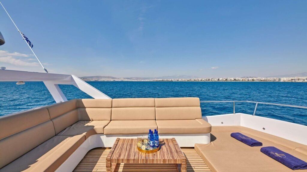 WIDE LIBERTY Sun Deck