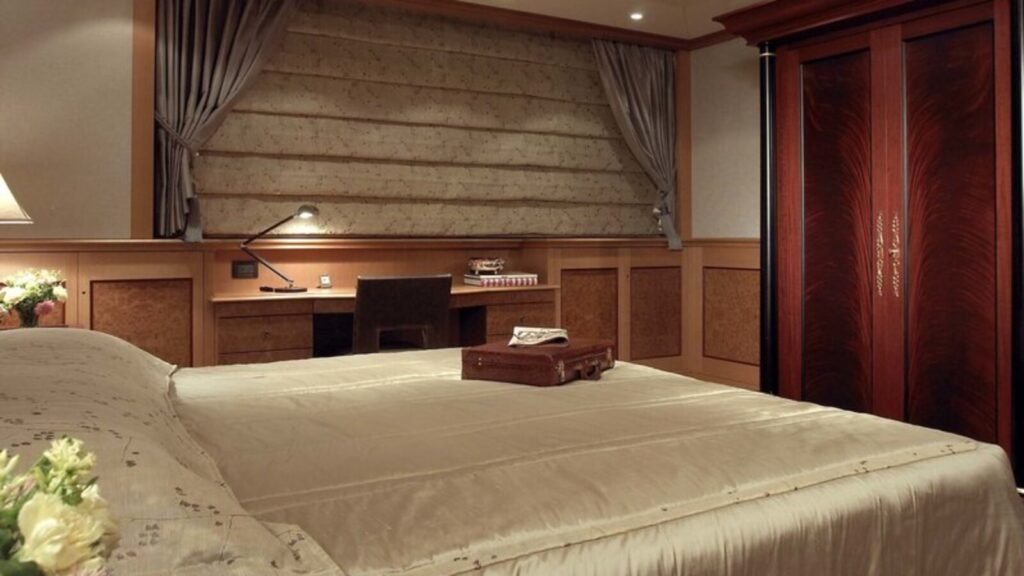 UTOPIA Guest Cabin