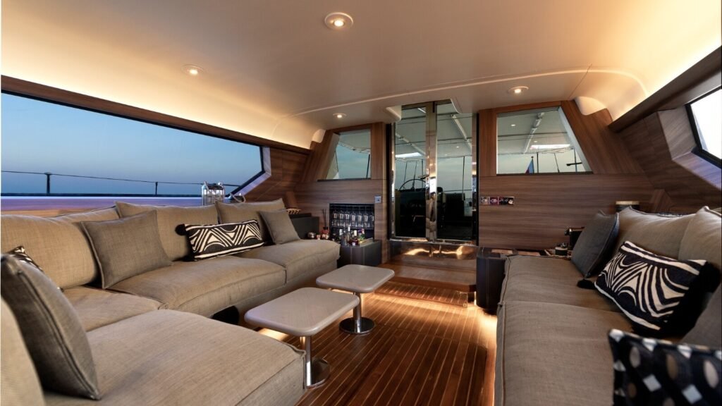OCEAN PURE 2 Main Saloon