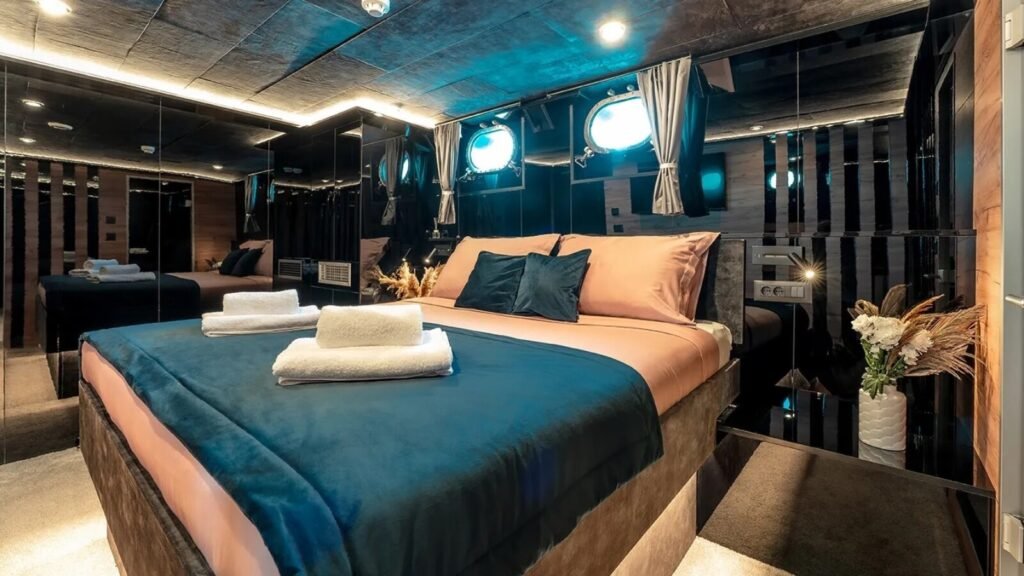 SANTA CLARA Master Suite