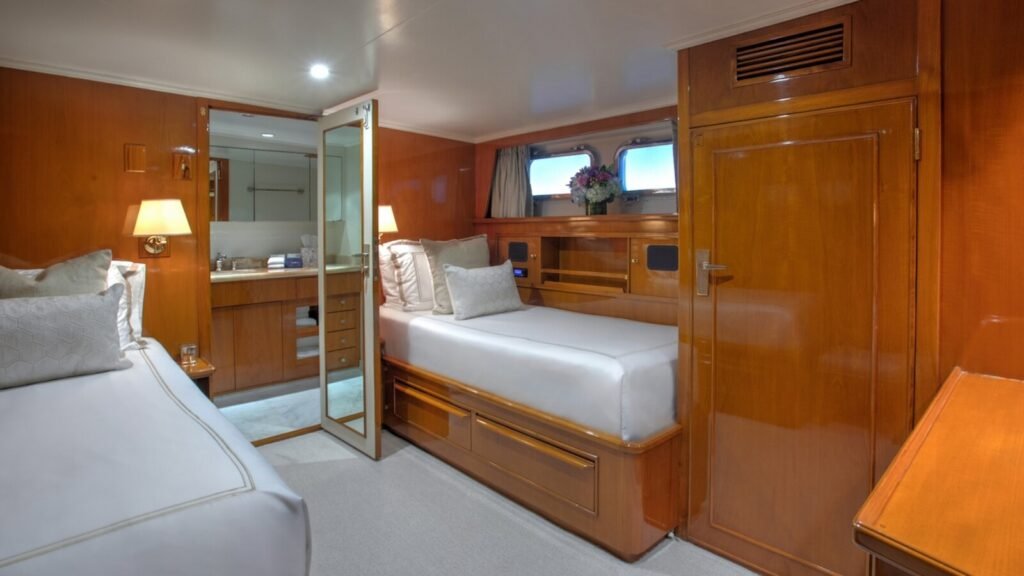 CETACEA Twin Cabin