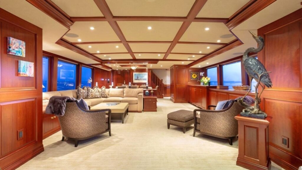 IMPETUOUS Main Saloon