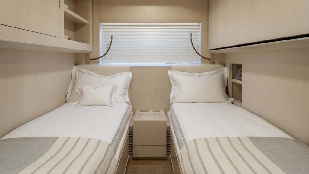 ATHENA I Twin Cabin