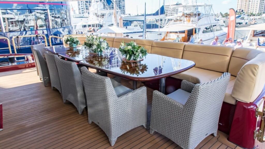 CABERNET Aft Deck Dining