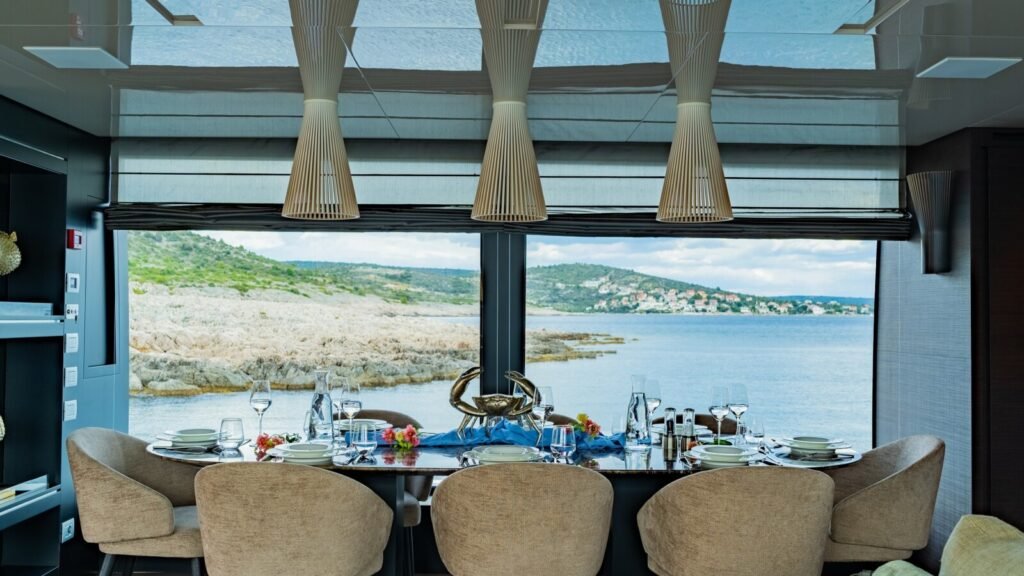 NOOR II Formal Dining