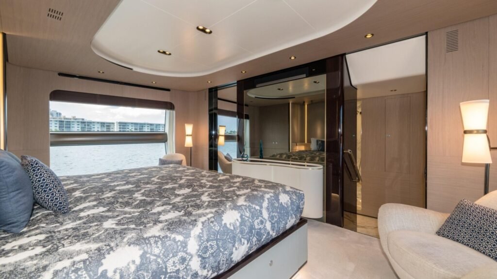 MAJESTIC MOMENTS Master Suite